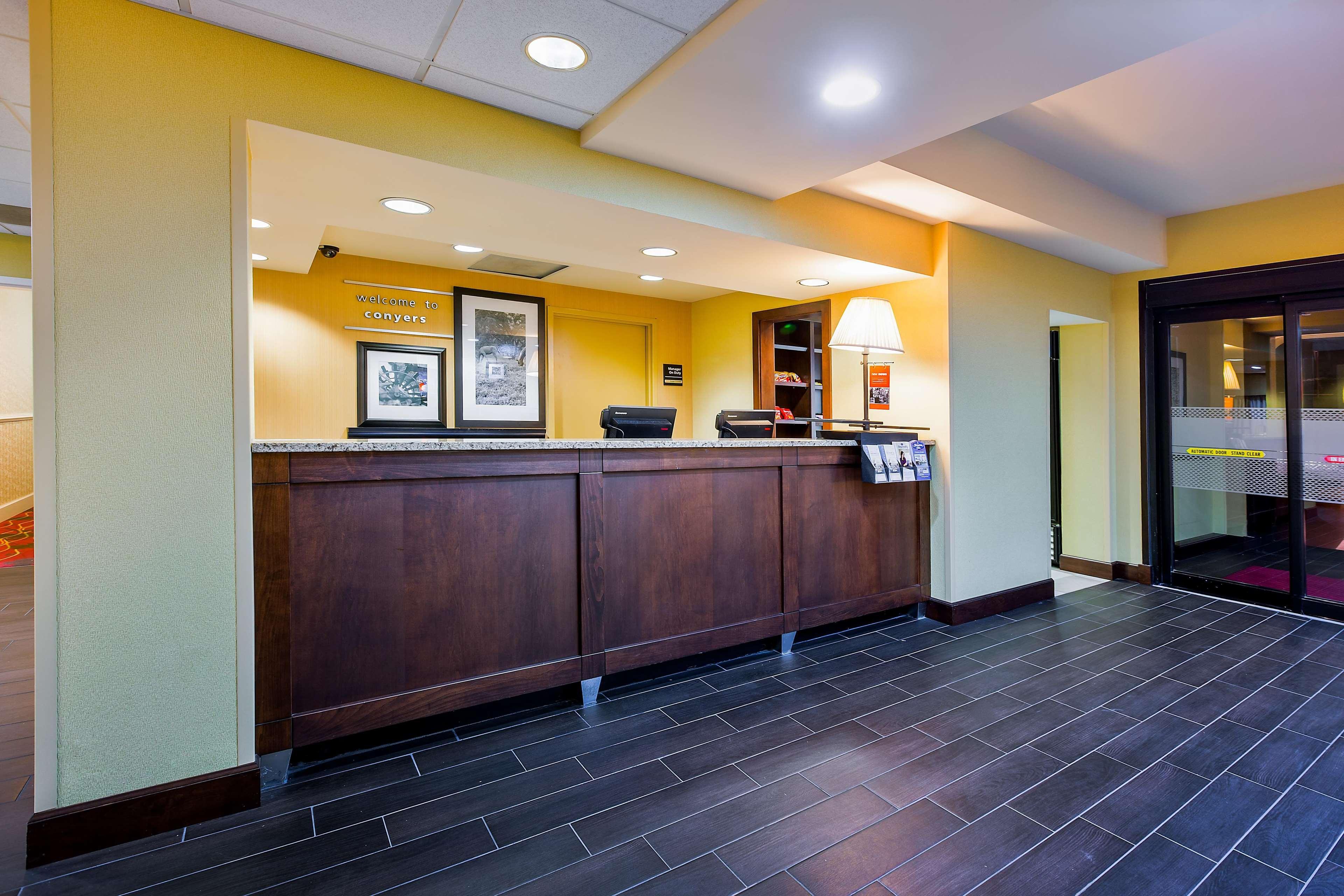 Hampton Inn Conyers Exterior photo