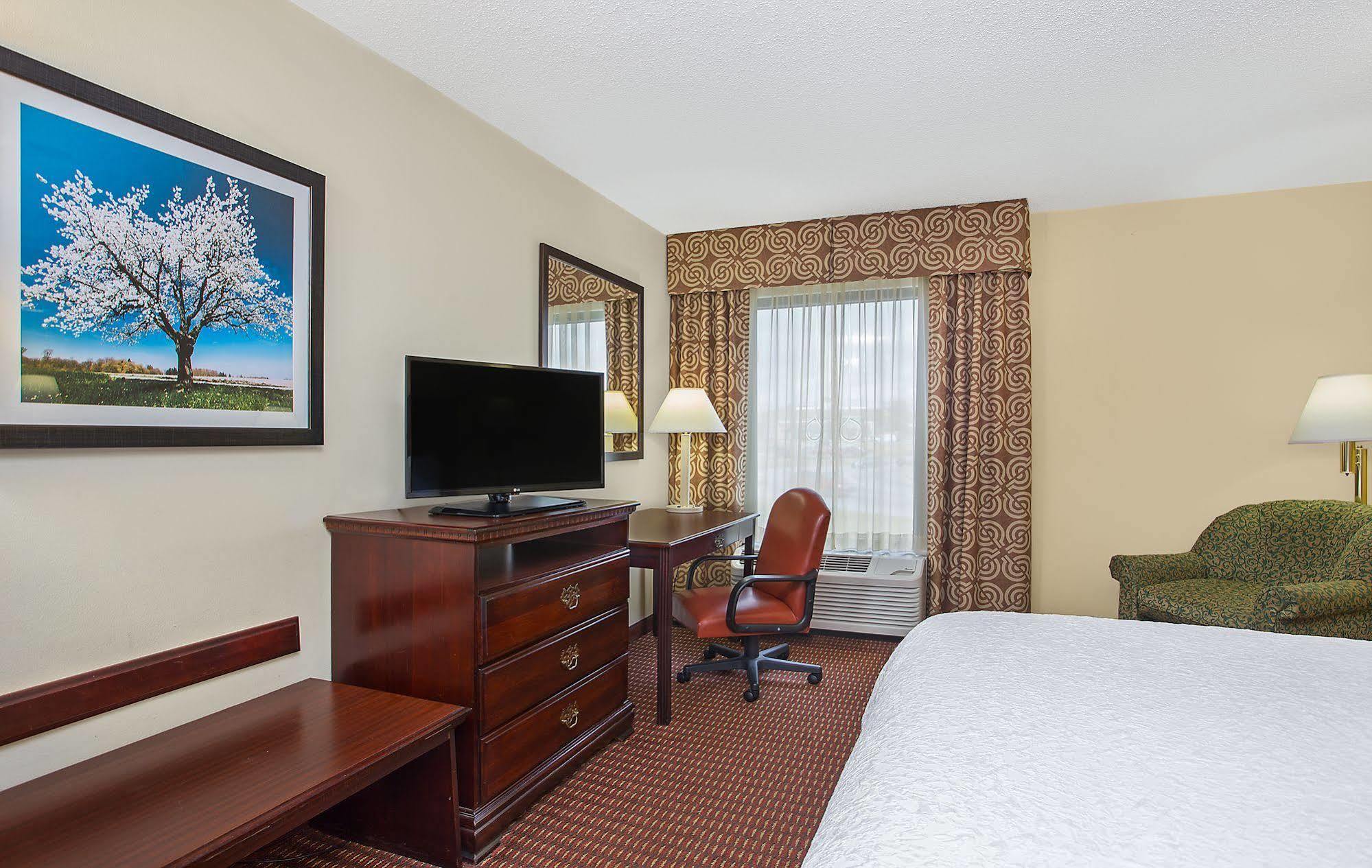 Hampton Inn Conyers Exterior photo